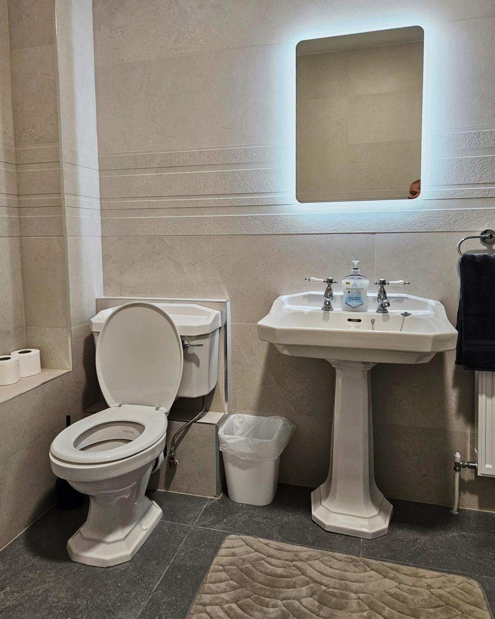 Dromod Suites Luaran gambar